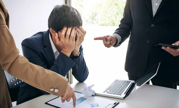 Qué hacer si sufro de acoso laboral
