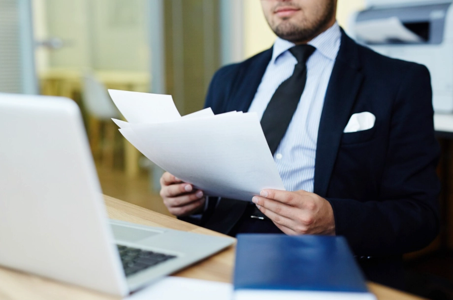 Abogado administrativo para decisiones legales seguras​